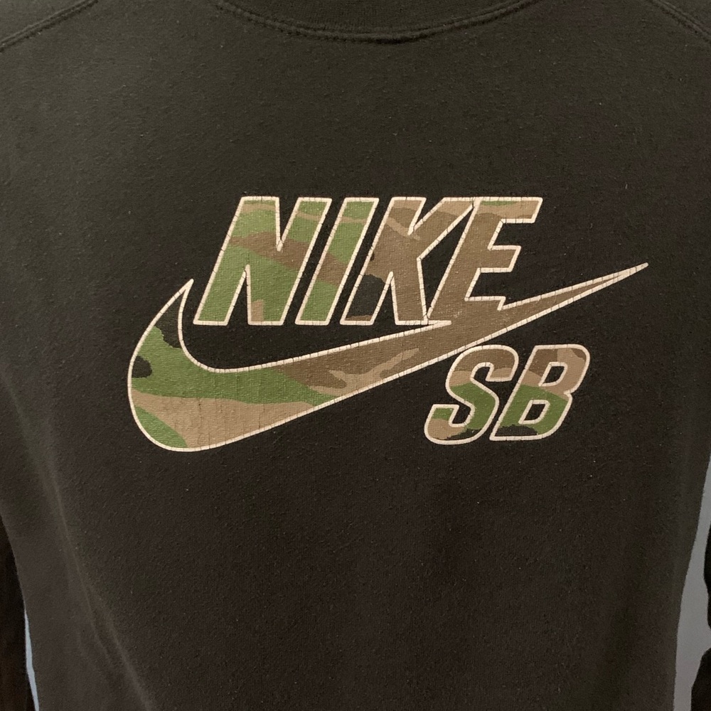 Nike L/S Camo swoosh crewneck sweatshirt